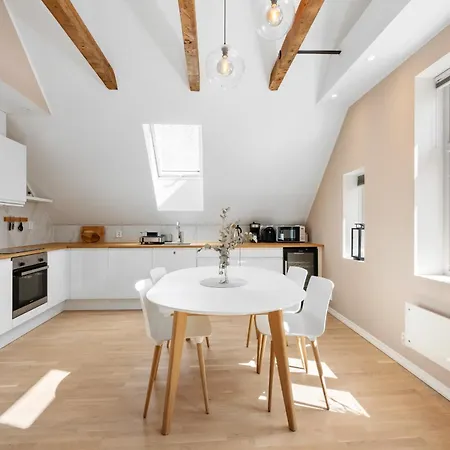 Апартаменты Roomsly I Next To Bryggen With Balcony *