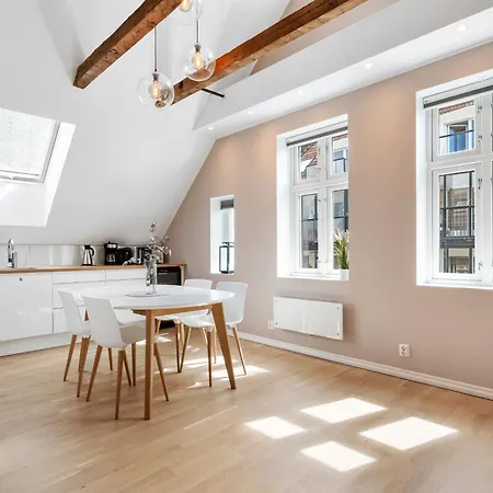 公寓 Roomsly I Next To Bryggen With Balcony
