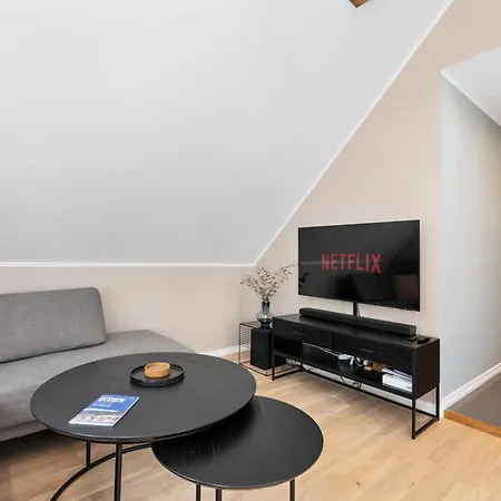 Apartment Roomsly I Next To Bryggen With Balcony Bergen