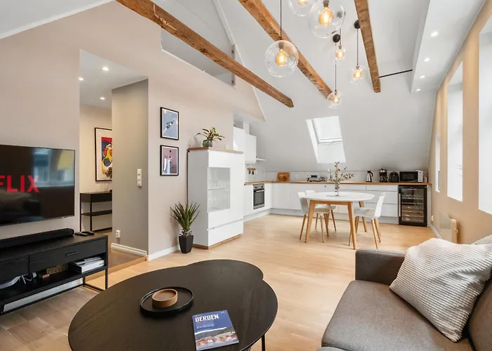 Roomsly I Next To Bryggen With Balcony Lägenhet